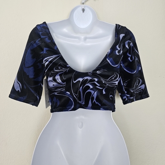 Athleta Exhilarate Velvet Crop - Picture 5 of 11